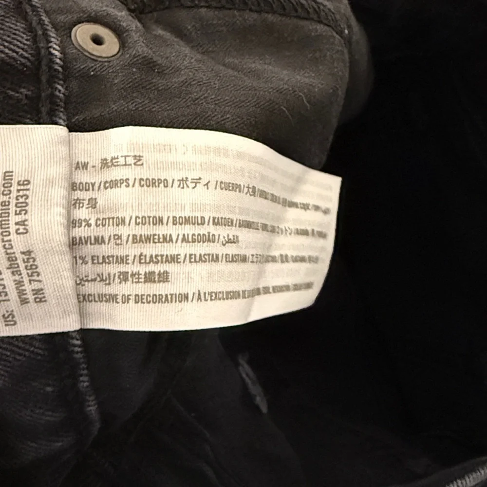 Abercrombie & Fitch The Mom High Rise Black Wash Jeans 4 Short